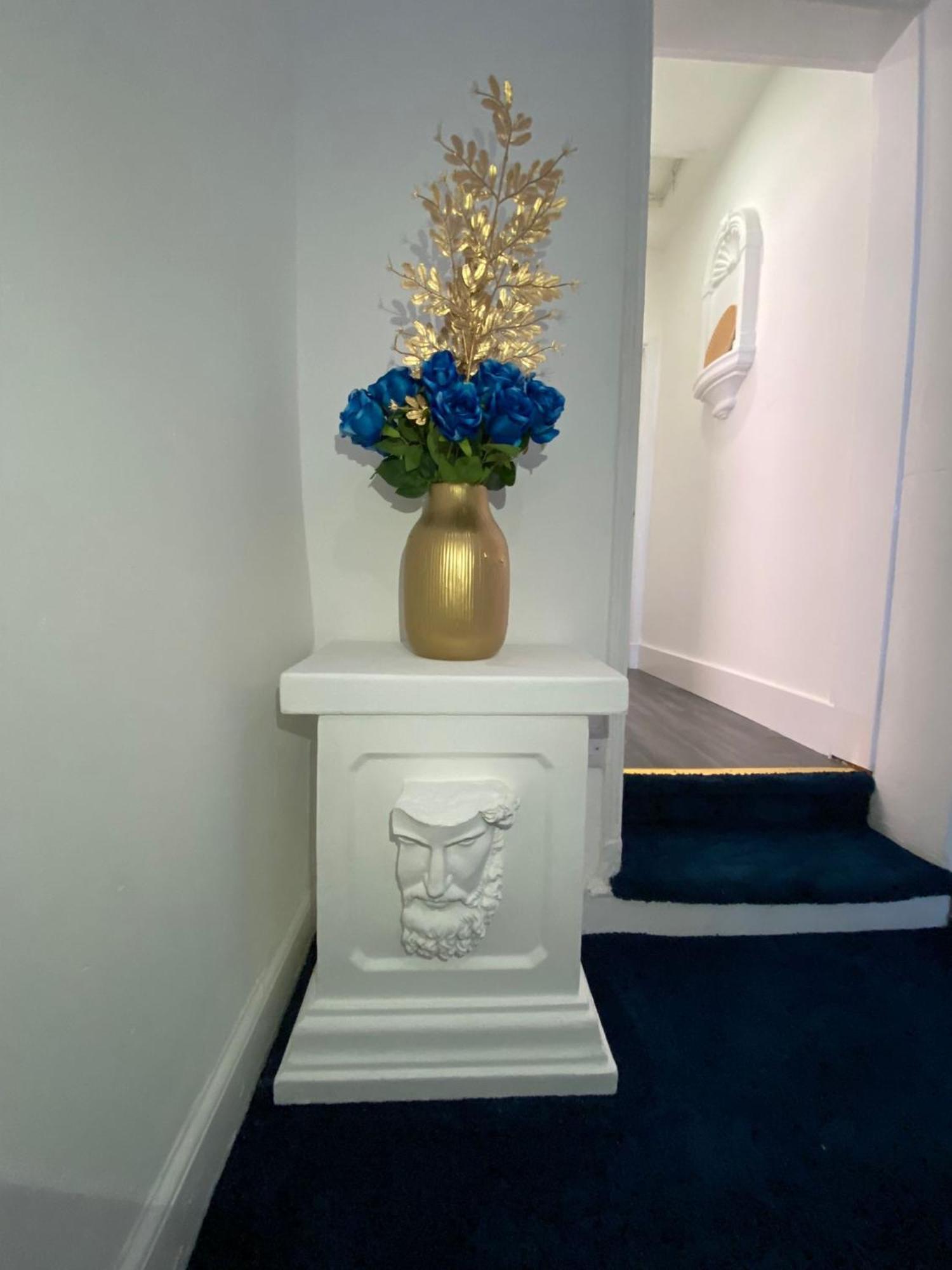 Aquarius Apartment - Sea View - Sleeps Seven Blackpool Bagian luar foto