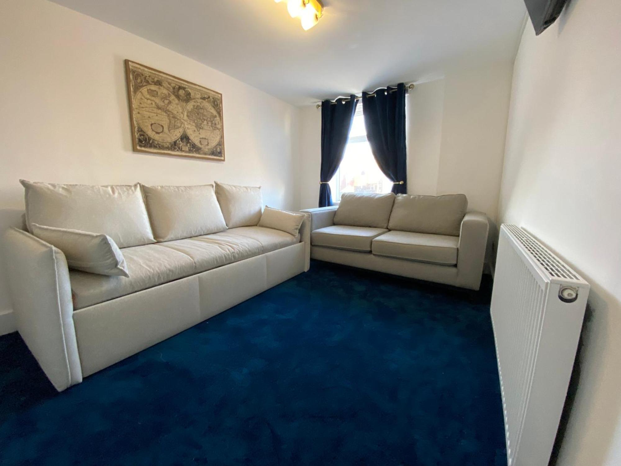 Aquarius Apartment - Sea View - Sleeps Seven Blackpool Bagian luar foto